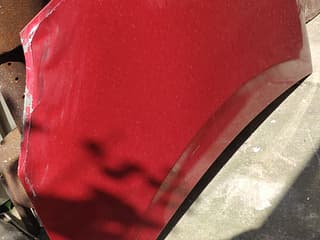 Детали кузова – запчасти на разборках авто в ПМР и Молдове. Продам оригинальный капот на Тойота Приус 2012 г. С дефектом