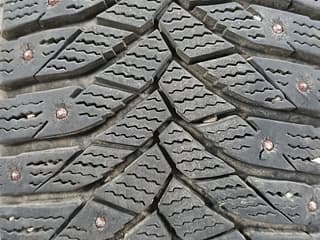 Tires winter with spikes in the Moldova and Pridnestrovie<span class="ans-count-title"> 13</span>. 195/65/15. 4 шт. состояние новой