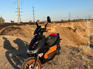Продам срочной продажи Aprilia sr 50. Продам велосипед с мотором, (ПРАВА НЕ НУЖНЫ)