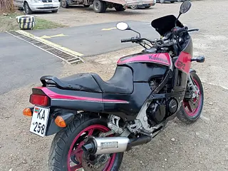 Продам мотоцикл KawasakiZX600A пробег 900км ,584см3 ,в хорошем состоянии