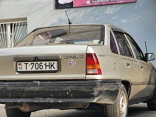 Vinde Opel Kadett, benzină, mașinărie. Piata auto Transnistria, Tiraspol. AutoMotoPMR.