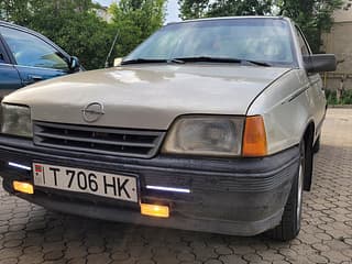 Vinde Opel Kadett, benzină, mașinărie. Piata auto Transnistria, Tiraspol. AutoMotoPMR.