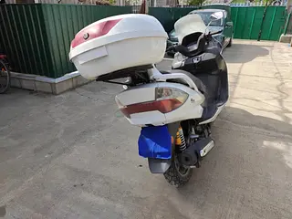 Макси скутер . 260 кубов