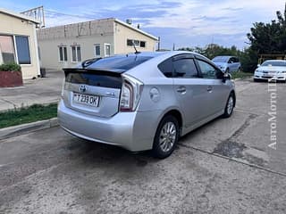 Selling Toyota Prius, 2013 made in, hybrid, machine. PMR car market, Tiraspol. 