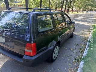 Selling Volkswagen Golf, 1995 made in, petrol, mechanics. PMR car market, Tiraspol. 