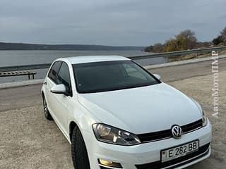 Selling Volkswagen Golf, 2016 made in, petrol, machine. PMR car market, Tiraspol. 