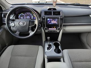 Продам Toyota Camry 2.5 HYBRID 2012г. в.