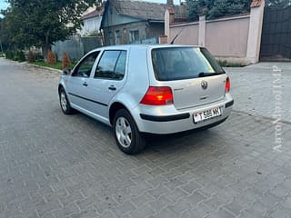 Selling Volkswagen Golf, 2001 made in, petrol, machine. PMR car market, Tiraspol. 