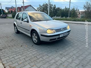 Selling Volkswagen Golf, 2001 made in, petrol, machine. PMR car market, Tiraspol. 