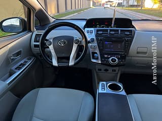 Продам Toyota Prius v, 2013 г.в., гибрид, автомат. Авторынок ПМР, Тирасполь. АвтоМотоПМР.