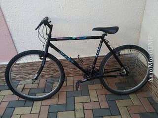Продается подростковый велосипед (примерно на 7-10 лет), колеса 24. Продам , велосипед , алюминиевая рама,  диаметр колёс 26