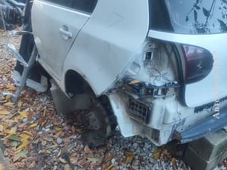Demontare si piese de schimb in Pridnestrovie. Запчасти на Volkswagen Golf 5. AutoMotoPMR - Piata Auto Pridnestrovie.