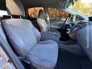 Продам Toyota Prius v, 2013 г.в., гибрид-газ (метан), автомат. Авторынок ПМР, Тирасполь. АвтоМотоПМР.