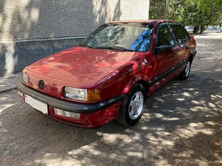 Selling Volkswagen Passat, 1992 made in, gasoline-gas (methane), mechanics. PMR car market, Tiraspol. 