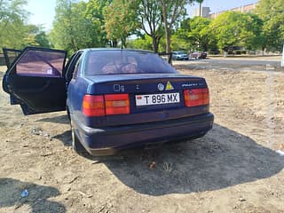 Selling Volkswagen Passat, 1995, gasoline-gas (methane), mechanics. PMR car market, Tiraspol. 