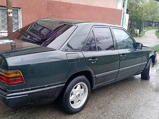 Selling Mercedes Series (W124), 1985 made in, diesel, mechanics. PMR car market, Tiraspol. 