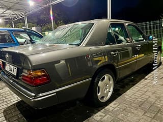 Легендарный мерседес 124 вложено много любви и средств больше 5 тыс дол. пишите