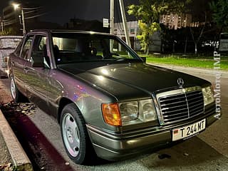 Легендарный мерседес 124 вложено много любви и средств больше 5 тыс дол. пишите