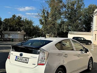 Selling Toyota Prius, 2010 made in, hybrid, machine. PMR car market, Tiraspol. 