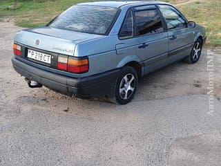 Selling Volkswagen Passat, 1990 made in, gasoline-gas (methane), mechanics. PMR car market, Tiraspol. 