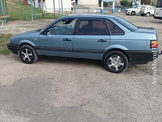 Selling Volkswagen Passat, 1990 made in, gasoline-gas (methane), mechanics. PMR car market, Tiraspol. 