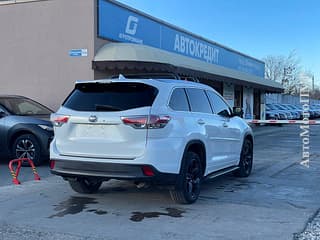 Тайота хайлендер срочно растаможен 7 мест пишите