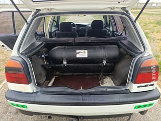 Selling Volkswagen Golf, 1993, gasoline-gas (methane), mechanics. PMR car market, Tiraspol. 