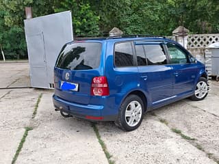 Vând Volkswagen Touran, 2008 a.f., benzină-gaz (metan), manuala. Piata auto Pridnestrovie, Tiraspol. AutoMotoPMR.