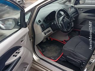 Mitsubishi Grandis, 2008, gasoline-gas (propane), аutomatic. Tiraspol