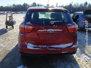 Экономичный минивен плагин гибрид растаможен можно на обмен