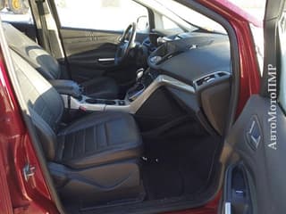 Экономичный минивен плагин гибрид растаможен можно на обмен