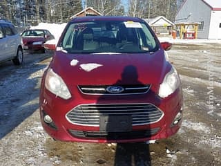 Экономичный минивен плагин гибрид растаможен можно на обмен