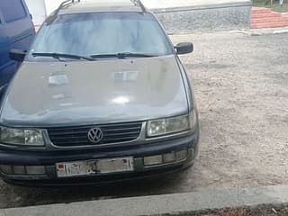 Selling Volkswagen Passat, 1994 made in, gasoline-gas (methane), mechanics. PMR car market, Tiraspol. 