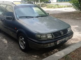 Selling Volkswagen Passat, 1994 made in, gasoline-gas (methane), mechanics. PMR car market, Tiraspol. 