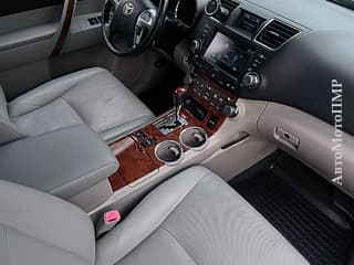 Selling Toyota Highlander, 2013, hybrid, аutomatic. PMR car market, Tiraspol. 