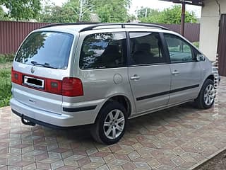 Selling Volkswagen Sharan, 2002 made in, diesel, machine. PMR car market, Tiraspol. 