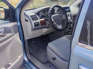 Крайслер вояджер 7 мест газ метан автомат или на обмен пишите