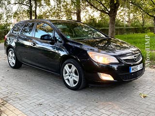 Selling Opel Astra, 2013 made in, diesel, mechanics. PMR car market, Tiraspol. 