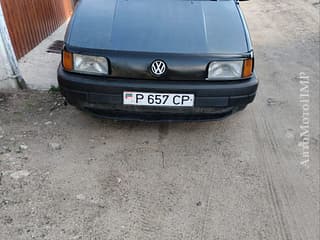 Selling Volkswagen Passat, 1994 made in, gasoline-gas (methane), mechanics. PMR car market, Tiraspol. 