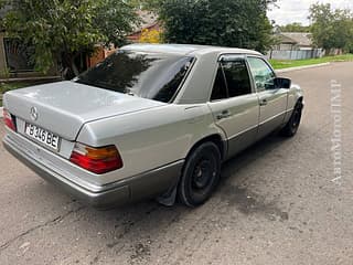 Vând Mercedes E Класс, 1993 a.f., diesel, mașinărie. Piata auto Pridnestrovie, Tiraspol. AutoMotoPMR.