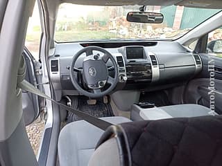 Приус в хорошей комплектации гибрид метан