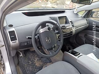 Приус в хорошей комплектации гибрид метан