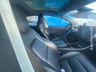 Шикарная тесла 3 максималка в Тирасполе растаможена пишите