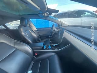 Шикарная тесла 3 максималка в Тирасполе растаможена пишите