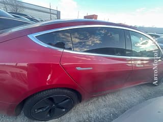 Шикарная тесла 3 максималка в Тирасполе растаможена пишите