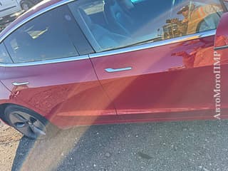 Шикарная тесла 3 максималка в Тирасполе растаможена пишите