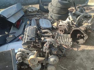 Disassembly for parts Mercedes Series (W124), mechanics. PMR car market, Tiraspol. 