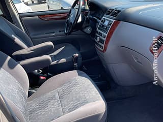 Selling Toyota Avensis Verso, 2002, diesel, mechanics. PMR car market, Tiraspol. 