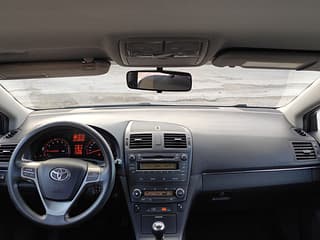 Продам отличный семейный автомобиль Toyota Avensis 2010г, 1.6 бензин газ МЕТАН