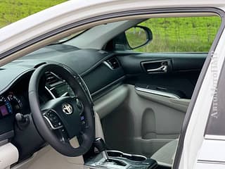 Тайота камри в отличном состоянии пишите по номеру 77751188